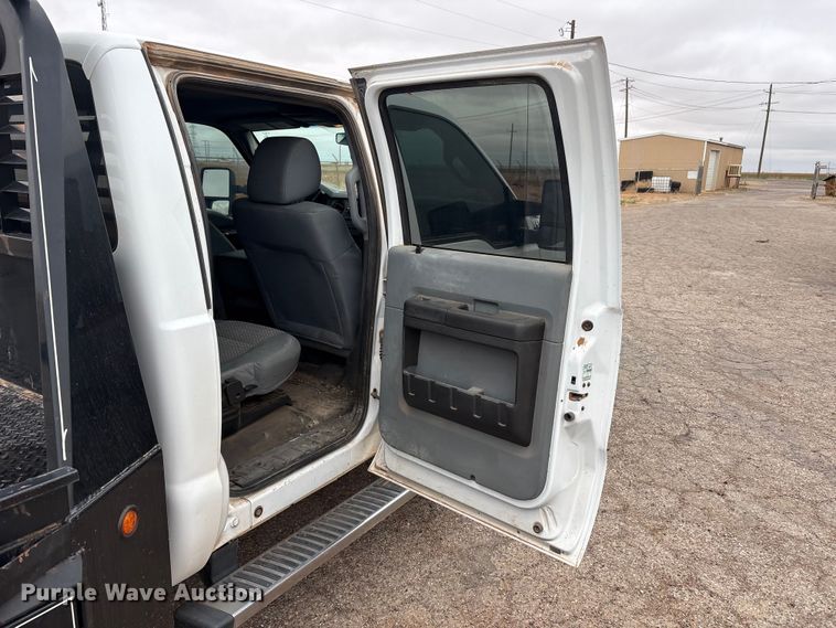 image for item FC2223 2014 Ford F350 Super Duty Crew Cab flatbed pickup truck