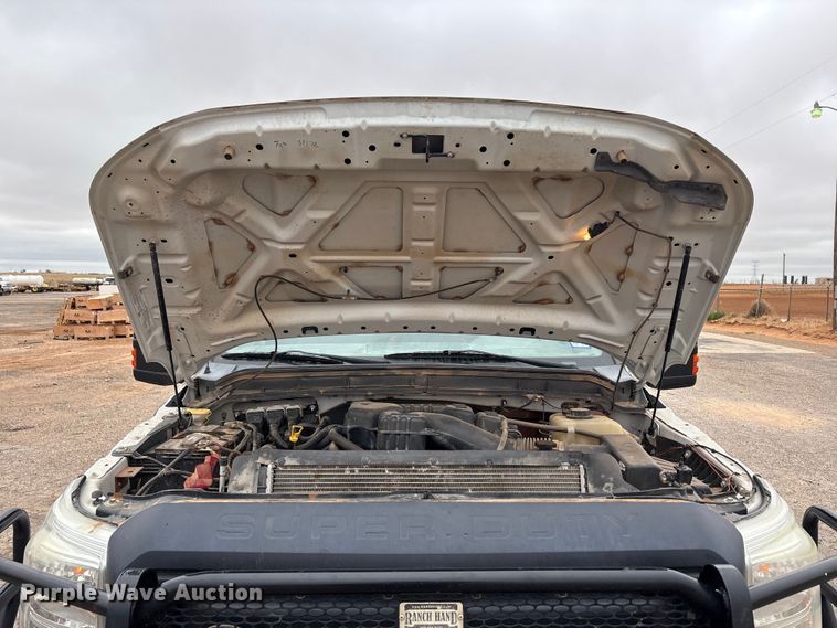 image for item FC2223 2014 Ford F350 Super Duty Crew Cab flatbed pickup truck