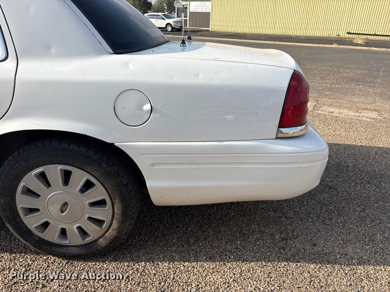image for item FC2281 2007 Ford Crown Victoria 