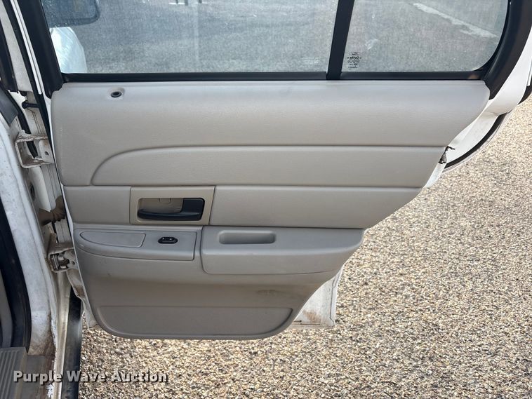 image for item FC2281 2007 Ford Crown Victoria 