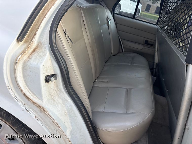 image for item FC2281 2007 Ford Crown Victoria 