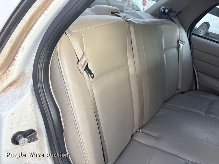image for item FC2281 2007 Ford Crown Victoria 