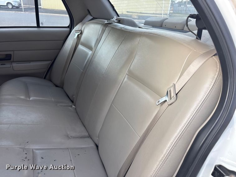 image for item FC2281 2007 Ford Crown Victoria 
