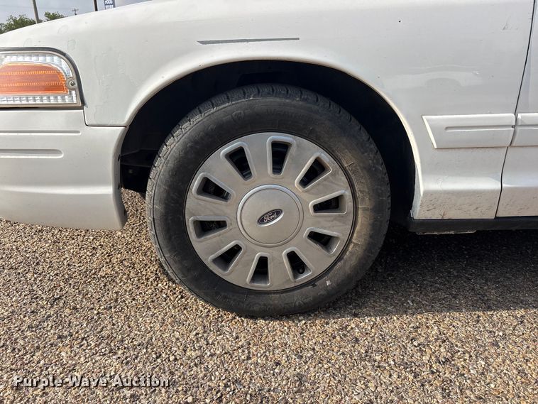 image for item FC2281 2007 Ford Crown Victoria 