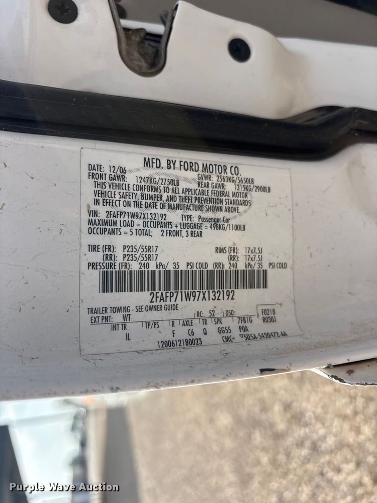 image for item FC2281 2007 Ford Crown Victoria 