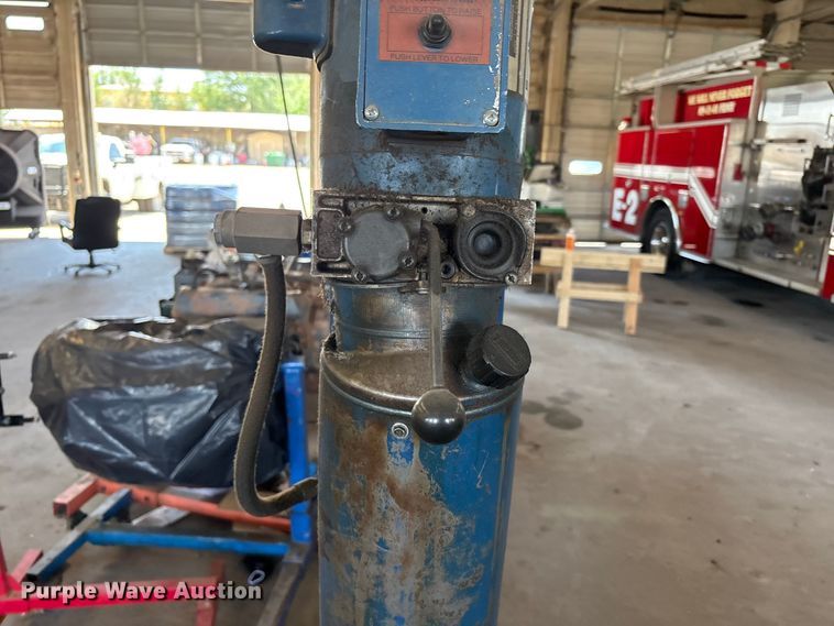 image for item FC2283 Rotary lift two post automotive lift