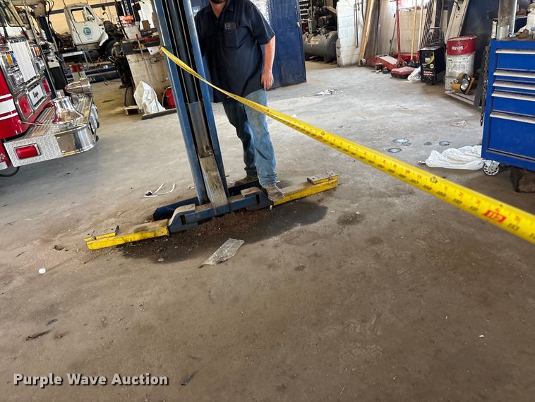 image for item FC2283 Rotary lift two post automotive lift