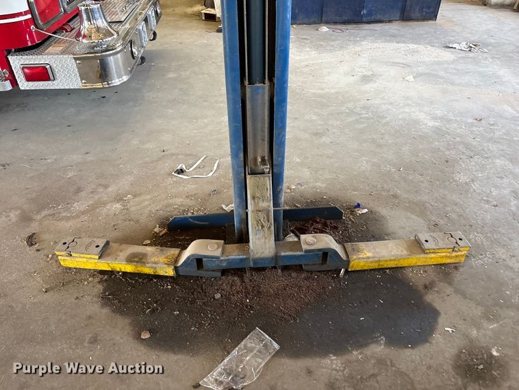 image for item FC2283 Rotary lift two post automotive lift