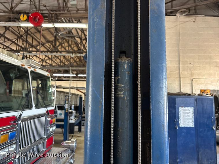 image for item FC2283 Rotary lift two post automotive lift