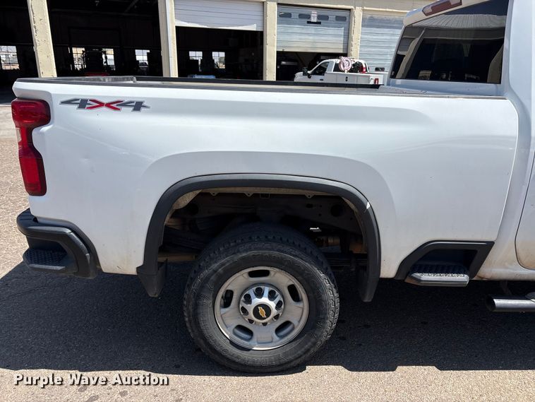 image for item FC2287 2020 Chevrolet Silverado 2500HD Crew Cab pickup truck
