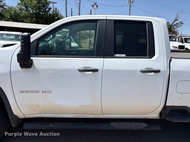image for item FC2287 2020 Chevrolet Silverado 2500HD Crew Cab pickup truck