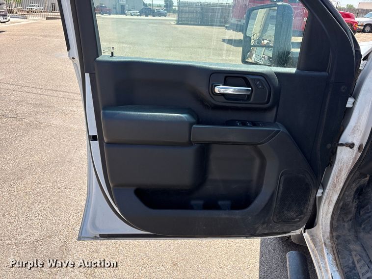 image for item FC2287 2020 Chevrolet Silverado 2500HD Crew Cab pickup truck