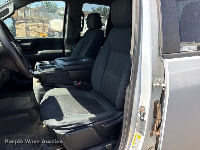 image for item FC2287 2020 Chevrolet Silverado 2500HD Crew Cab pickup truck