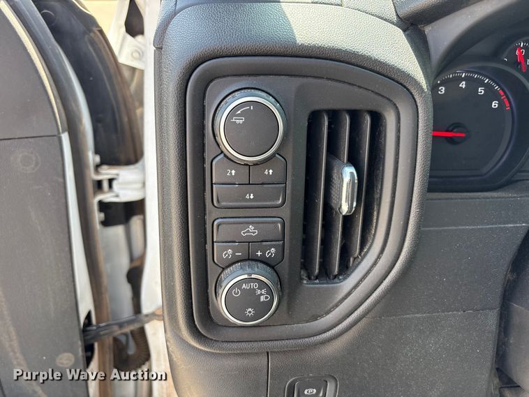image for item FC2287 2020 Chevrolet Silverado 2500HD Crew Cab pickup truck