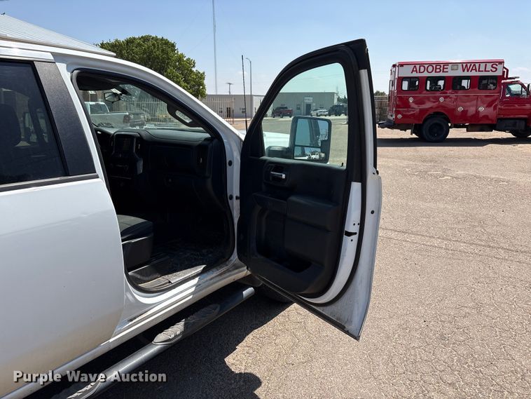 image for item FC2287 2020 Chevrolet Silverado 2500HD Crew Cab pickup truck