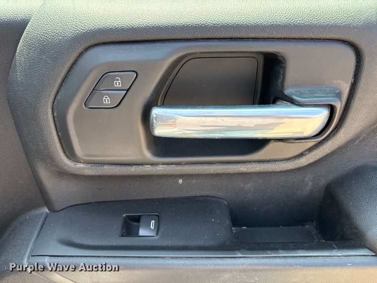 image for item FC2287 2020 Chevrolet Silverado 2500HD Crew Cab pickup truck