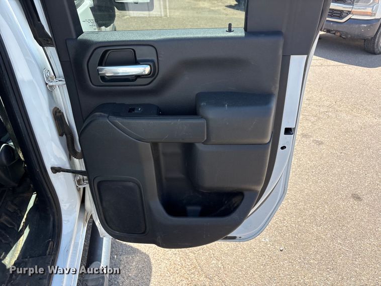 image for item FC2287 2020 Chevrolet Silverado 2500HD Crew Cab pickup truck