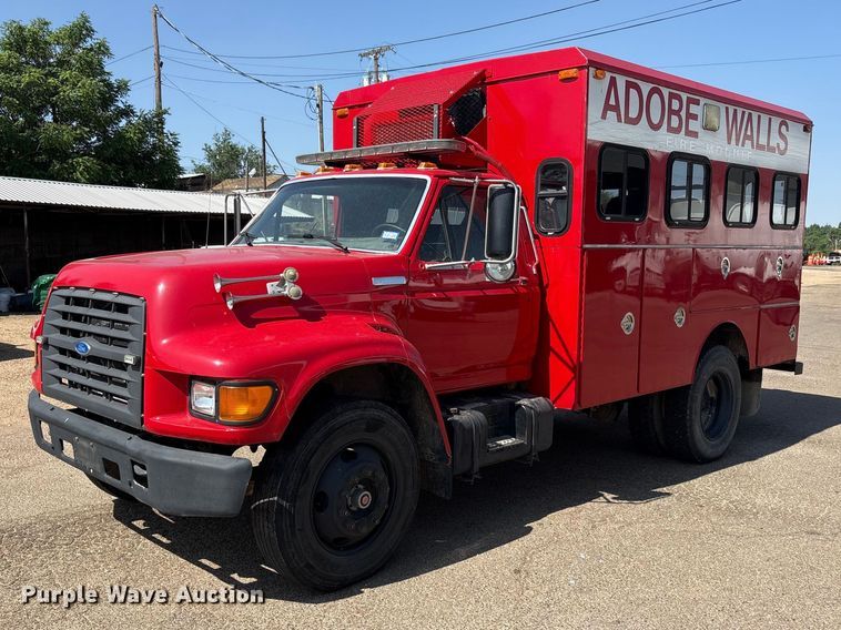 image for item FC2288 1996 Ford F800 bus