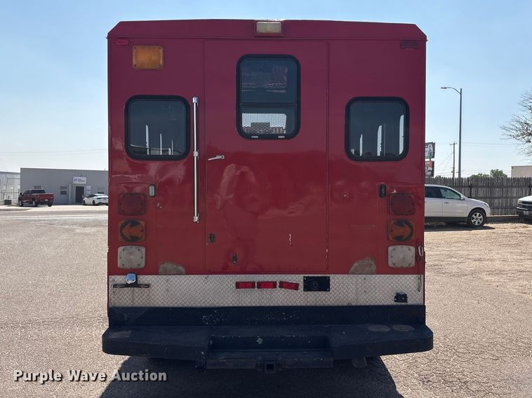 image for item FC2288 1996 Ford F800 bus