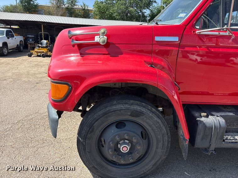 image for item FC2288 1996 Ford F800 bus