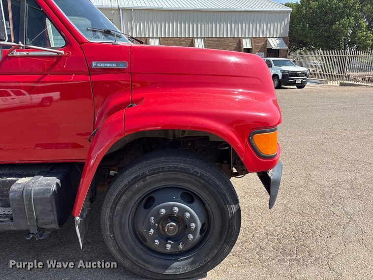 image for item FC2288 1996 Ford F800 bus