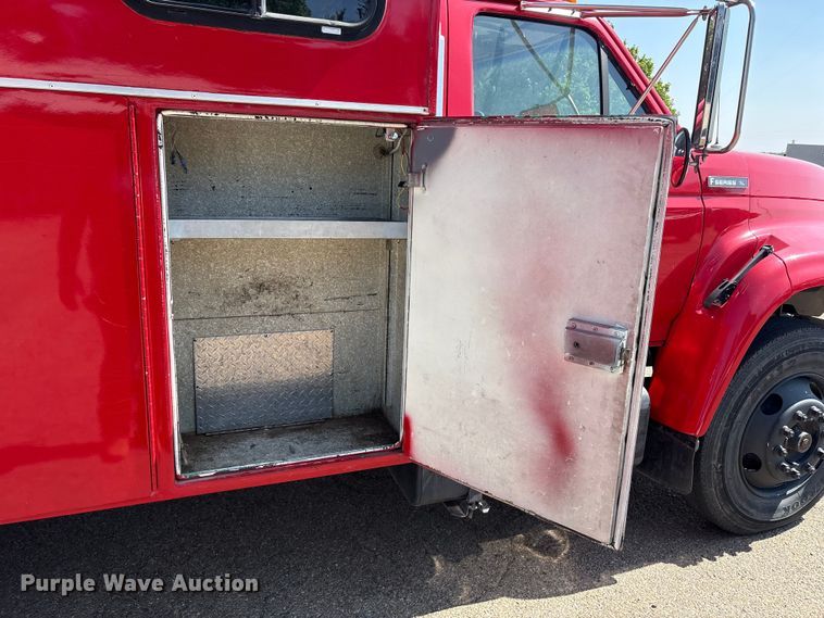 image for item FC2288 1996 Ford F800 bus