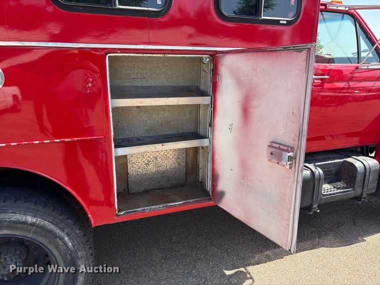 image for item FC2288 1996 Ford F800 bus