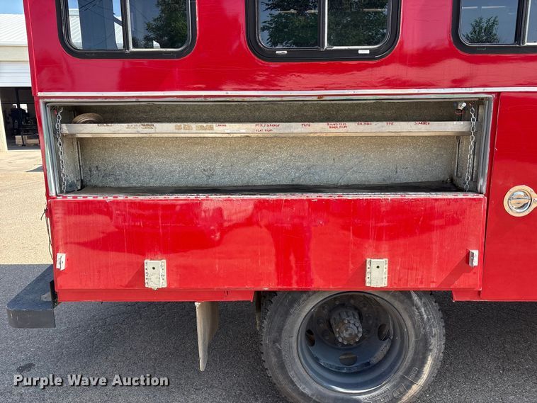 image for item FC2288 1996 Ford F800 bus