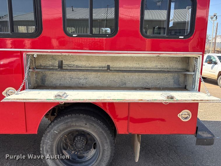 image for item FC2288 1996 Ford F800 bus
