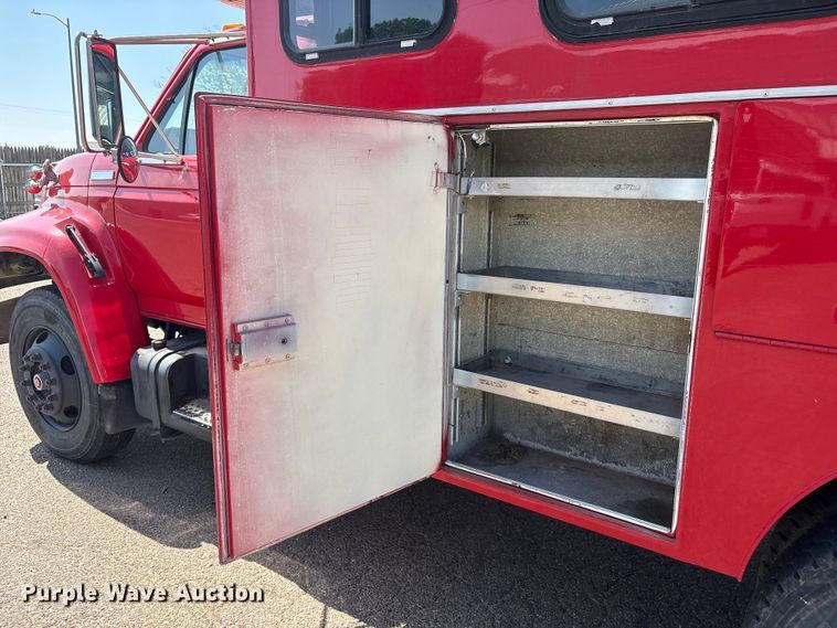 image for item FC2288 1996 Ford F800 bus