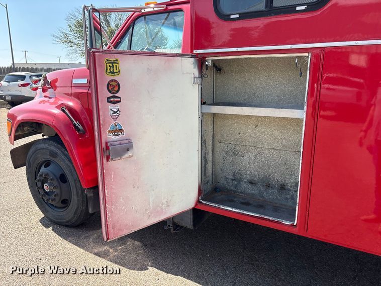 image for item FC2288 1996 Ford F800 bus