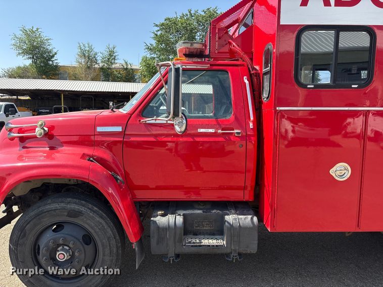 image for item FC2288 1996 Ford F800 bus