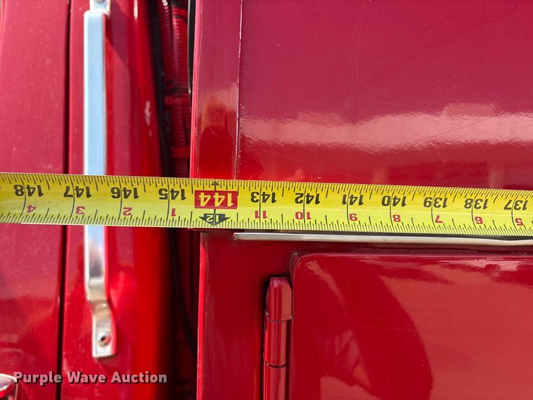 image for item FC2288 1996 Ford F800 bus
