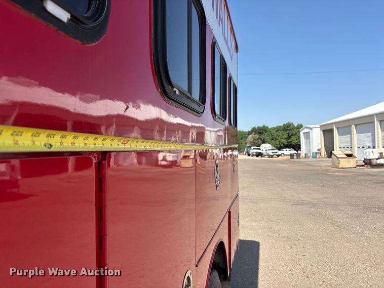 image for item FC2288 1996 Ford F800 bus