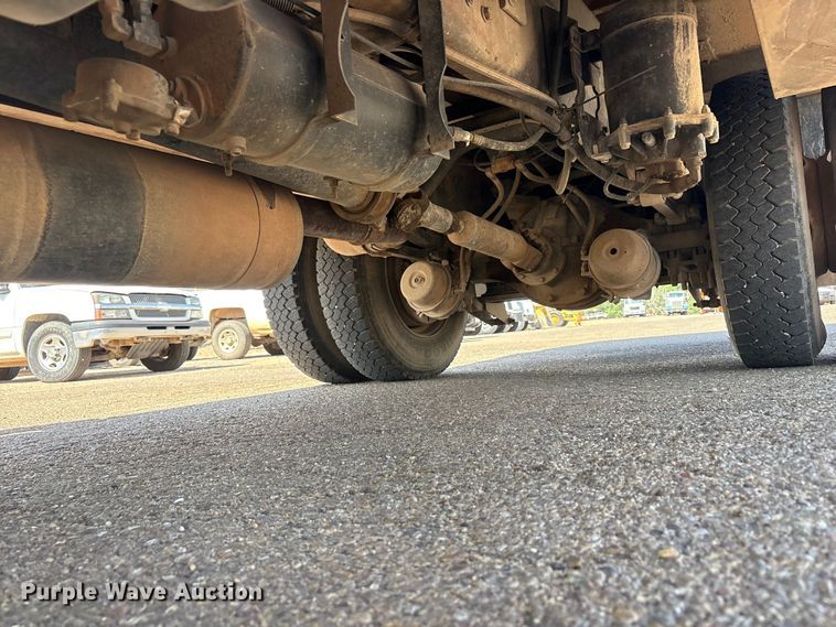 image for item FC2288 1996 Ford F800 bus