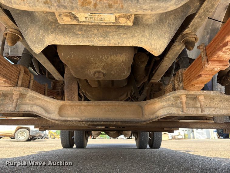 image for item FC2288 1996 Ford F800 bus
