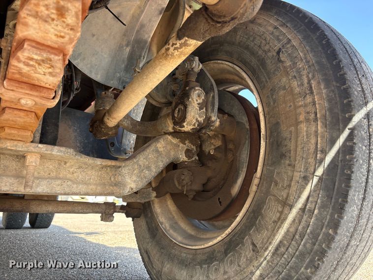 image for item FC2288 1996 Ford F800 bus