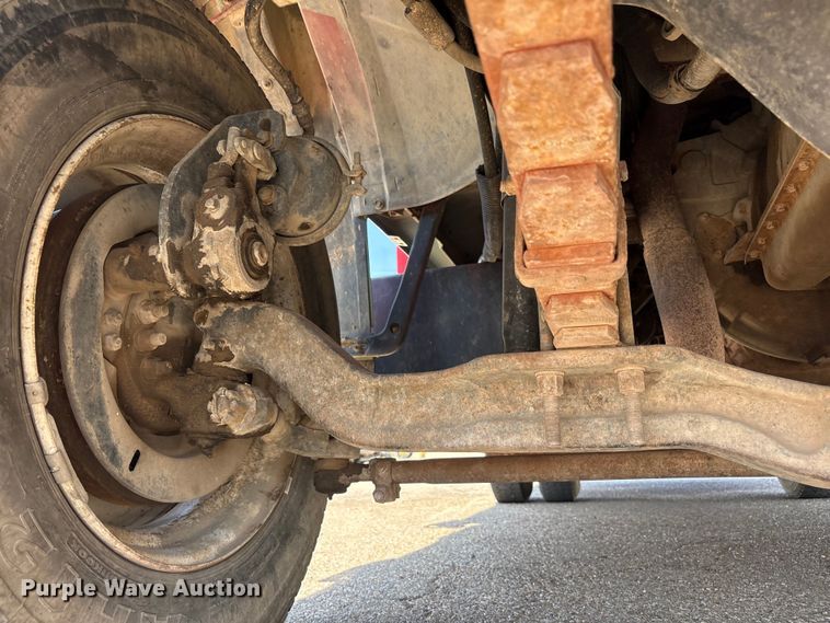 image for item FC2288 1996 Ford F800 bus