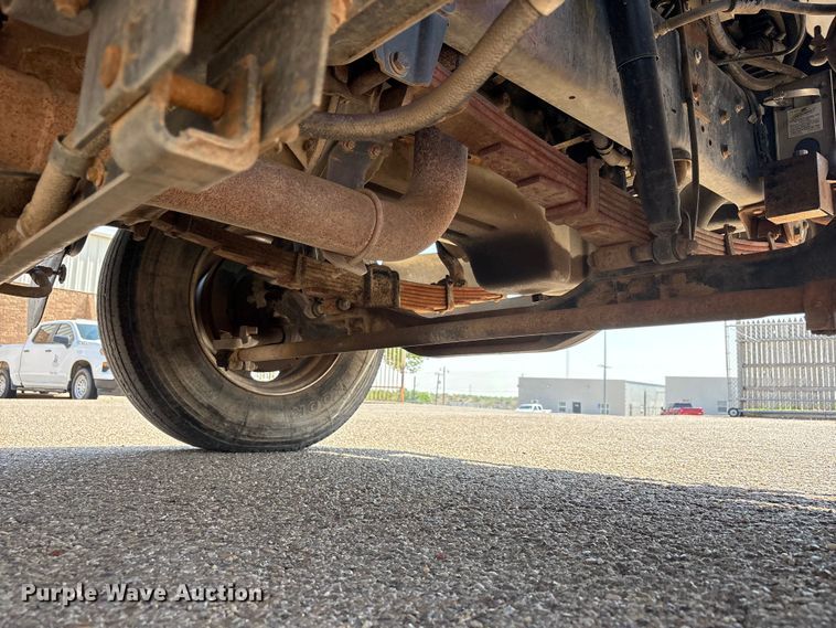 image for item FC2288 1996 Ford F800 bus