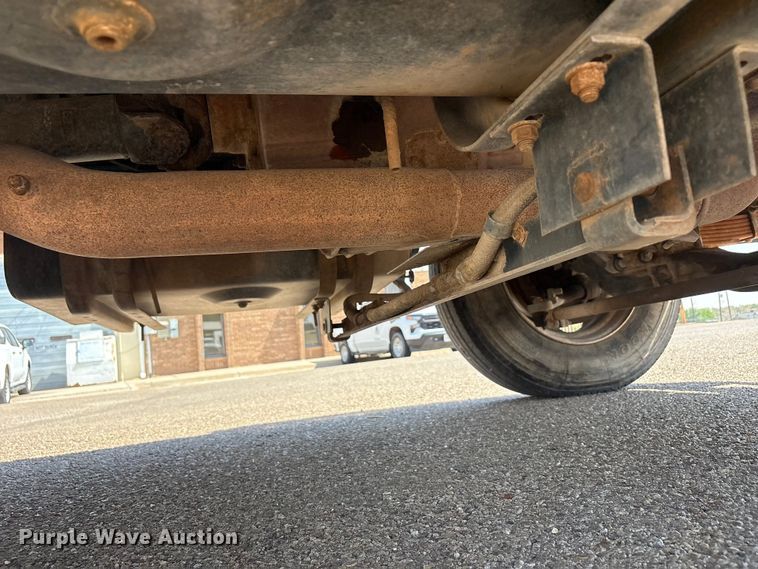 image for item FC2288 1996 Ford F800 bus