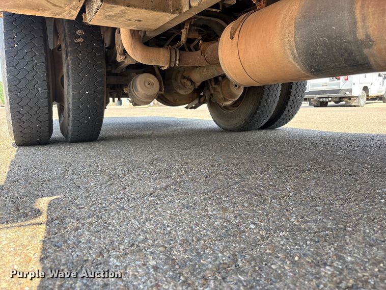 image for item FC2288 1996 Ford F800 bus