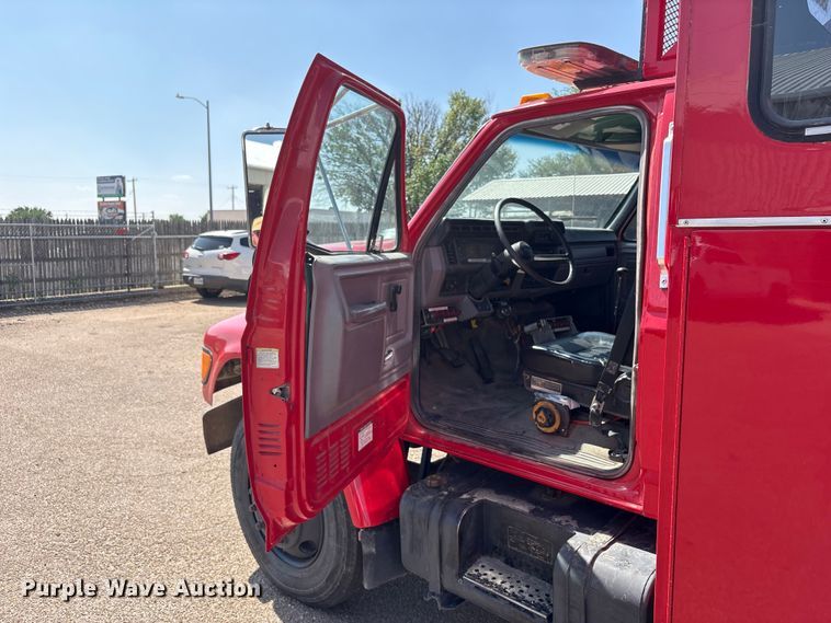 image for item FC2288 1996 Ford F800 bus