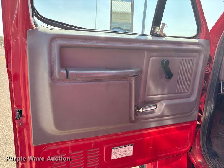 image for item FC2288 1996 Ford F800 bus