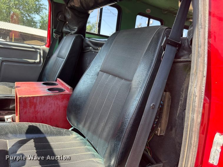 image for item FC2288 1996 Ford F800 bus