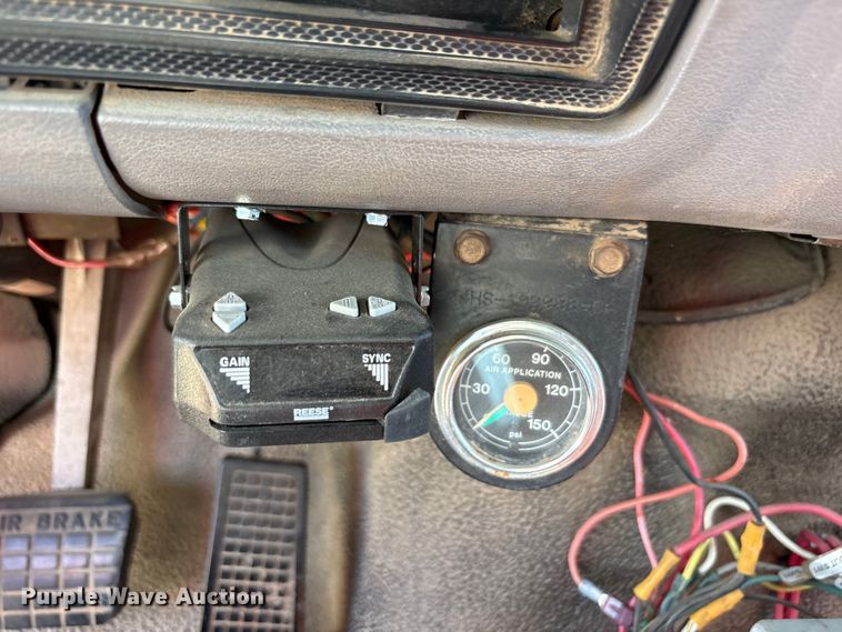 image for item FC2288 1996 Ford F800 bus
