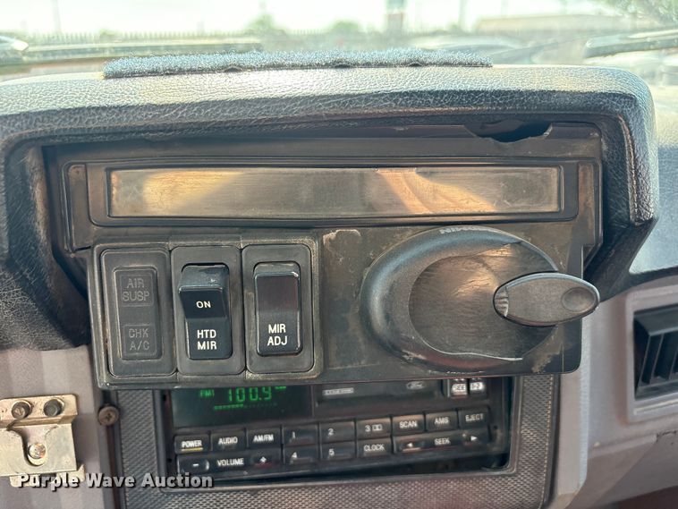 image for item FC2288 1996 Ford F800 bus