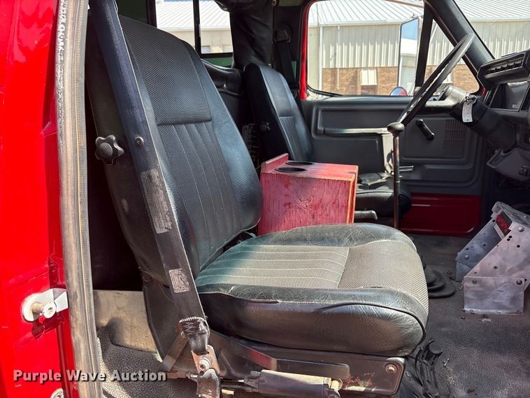 image for item FC2288 1996 Ford F800 bus
