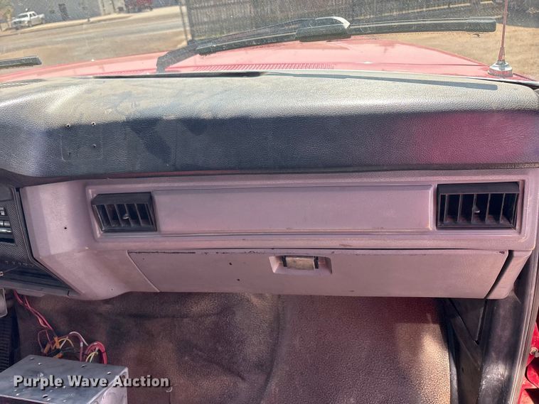 image for item FC2288 1996 Ford F800 bus