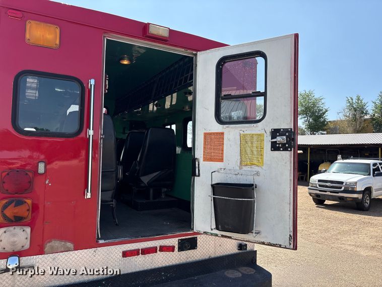 image for item FC2288 1996 Ford F800 bus