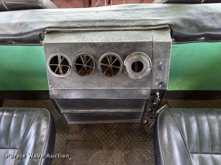 image for item FC2288 1996 Ford F800 bus